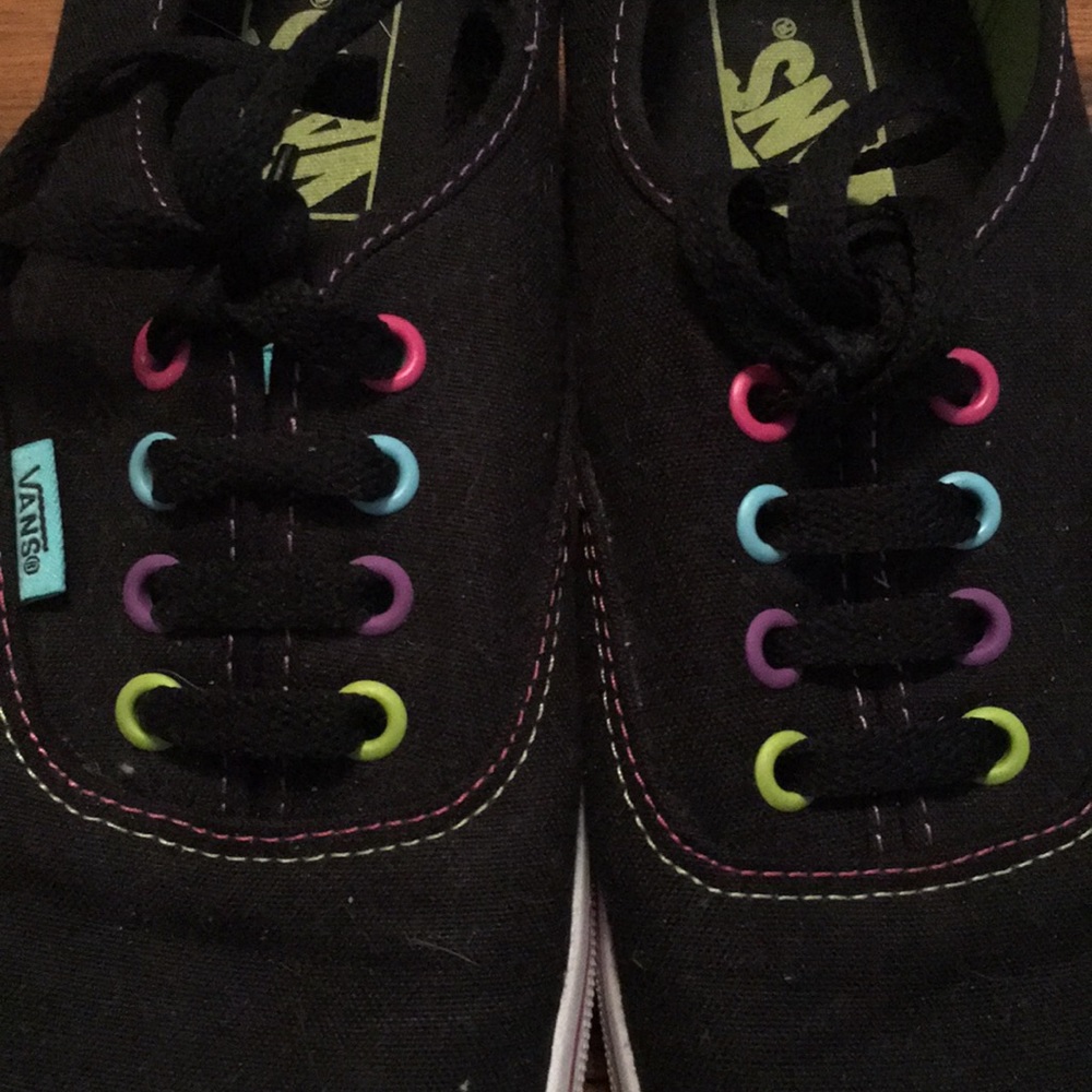 Vans - Picture 2 of 5